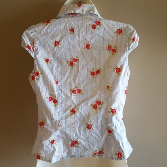 Capped shoulder button up blouse - Picture 2 of 3